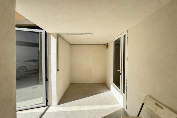 Herverkoop - Fabriekshal - Torrevieja - Centro