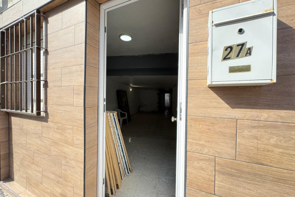 Herverkoop - Fabriekshal - Torrevieja - Centro