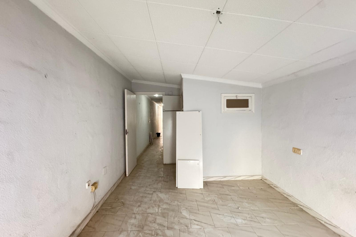 Herverkoop - Fabriekshal - Torrevieja - Centro