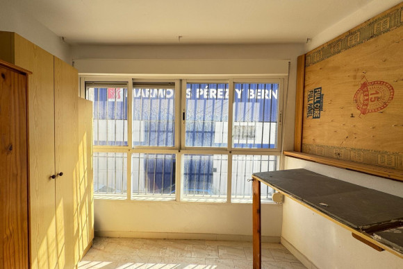 Herverkoop - Fabriekshal - Torrevieja - Centro