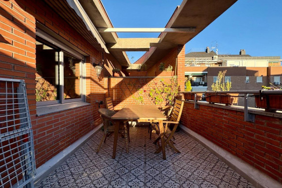 Reventa - Ático Dúplex - Madrid - Guindalera