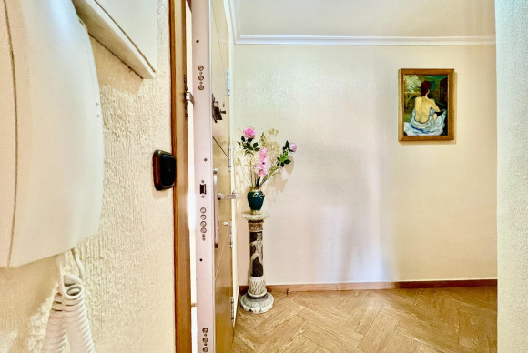 Herverkoop - Appartement  - Torrevieja - Las Piscinas Naturales