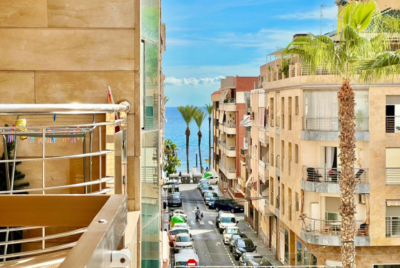 Herverkoop - Appartement  - Torrevieja - Las Piscinas Naturales