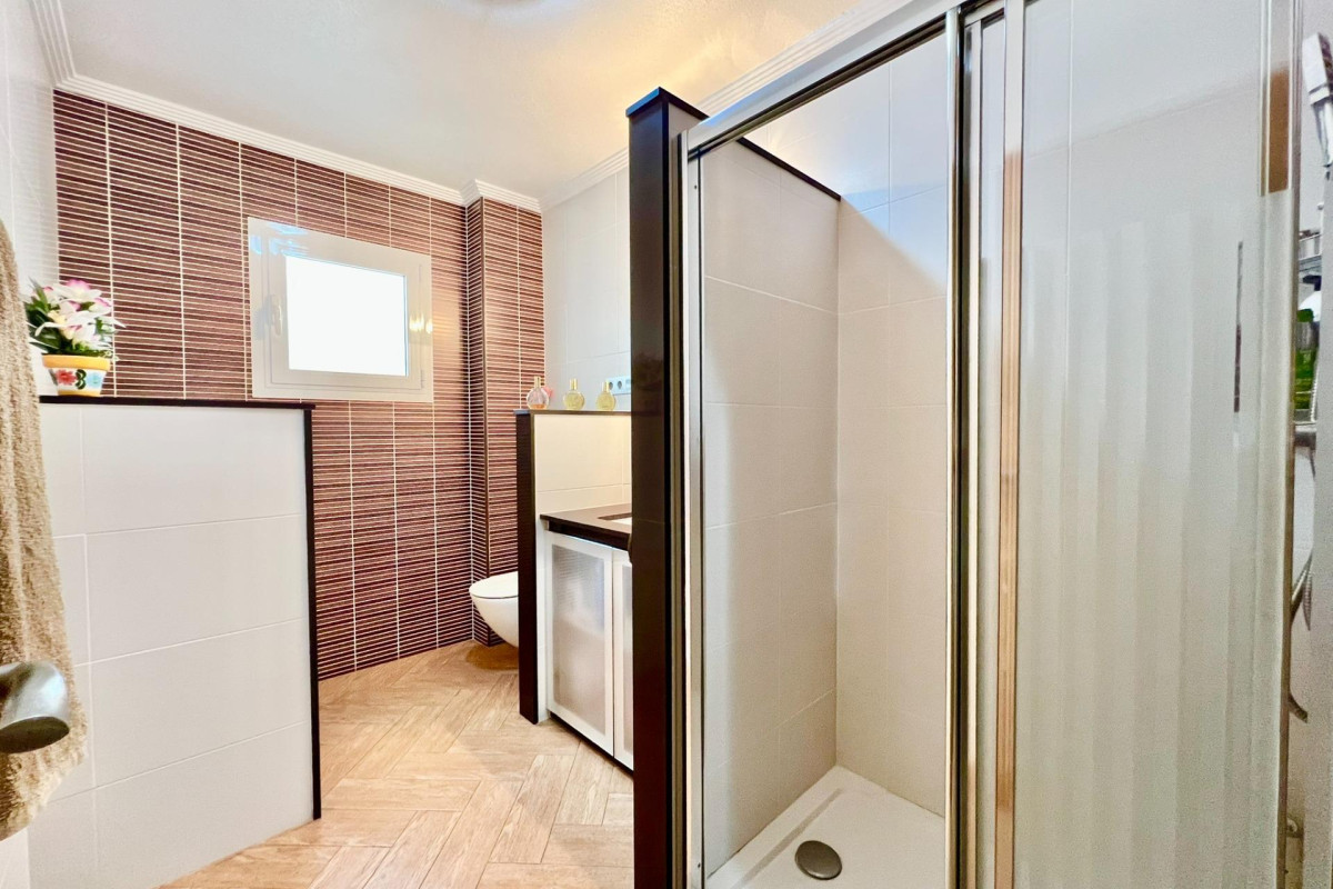 Herverkoop - Appartement  - Torrevieja - Las Piscinas Naturales