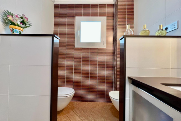 Herverkoop - Appartement  - Torrevieja - Las Piscinas Naturales