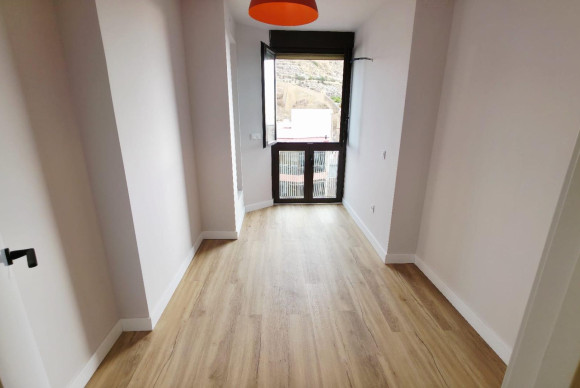 Reventa - Apartamento / piso - Alicante - Mercado