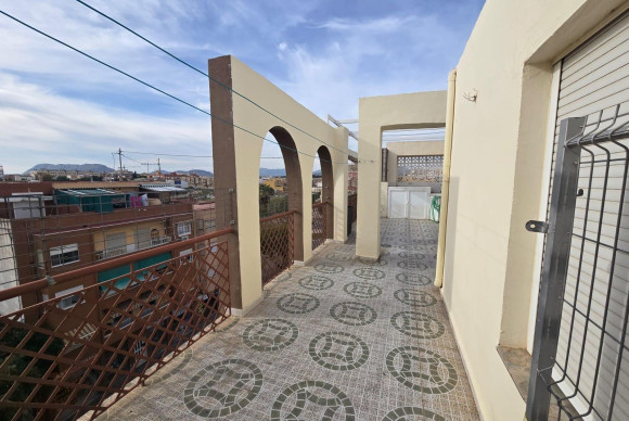 Alquiler a largo plazo - Apartamento / piso - Alicante - Los ángeles