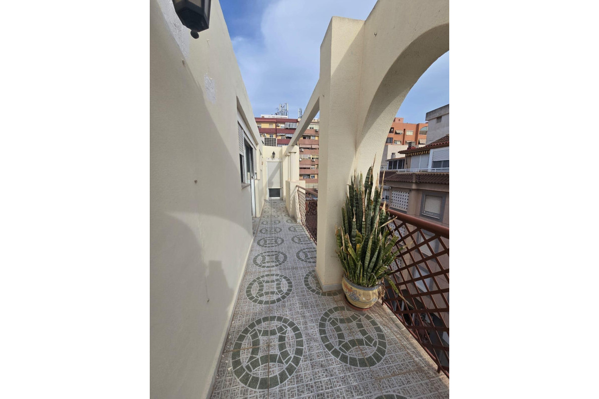 Alquiler a largo plazo - Apartamento / piso - Alicante - Los ángeles