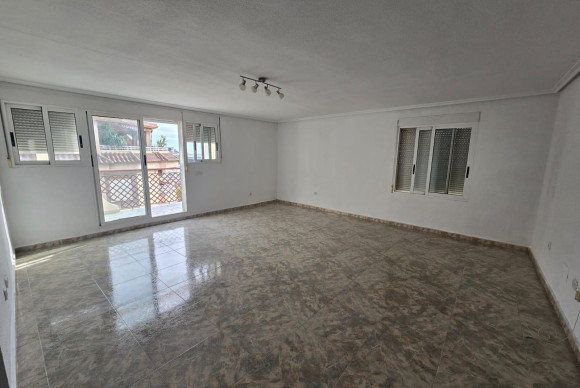Alquiler a largo plazo - Apartamento / piso - Alicante - Los ángeles