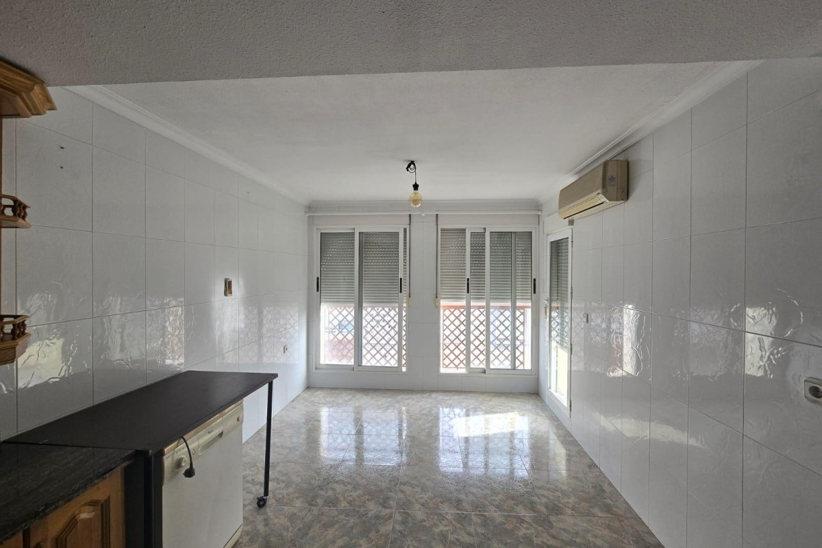 Alquiler a largo plazo - Apartamento / piso - Alicante - Los ángeles