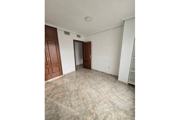 Alquiler a largo plazo - Apartamento / piso - Alicante - Los ángeles