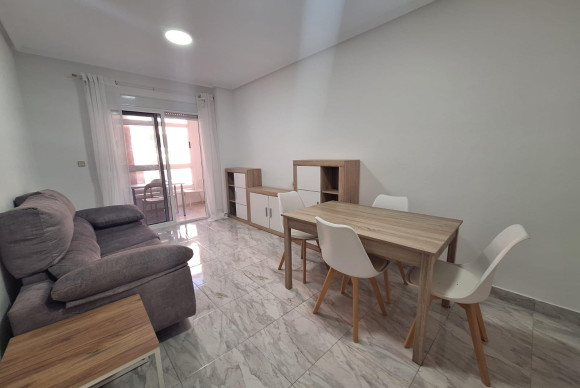 Alquiler a largo plazo - Apartamento / piso - Torrevieja - Centro