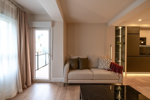 Reventa - Apartamento / piso - Madrid - Lista