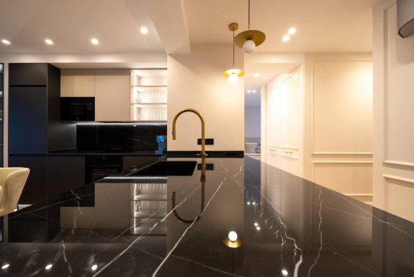 Reventa - Apartamento / piso - Madrid - Lista