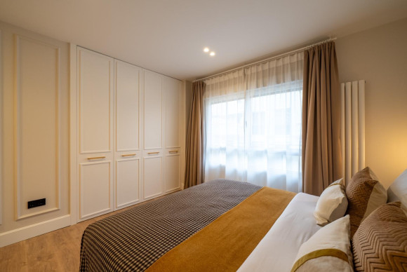 Reventa - Apartamento / piso - Madrid - Lista