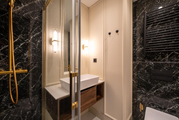 Reventa - Apartamento / piso - Madrid - Lista