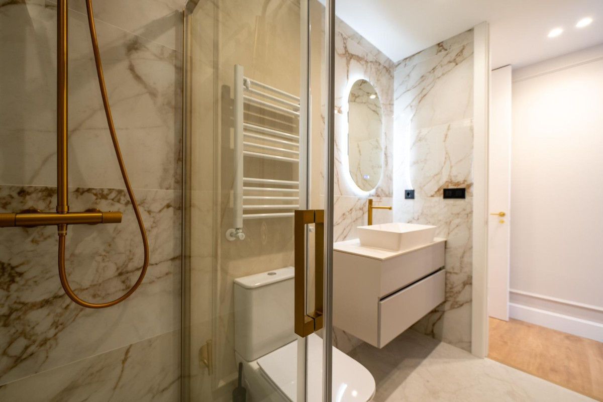 Reventa - Apartamento / piso - Madrid - Lista