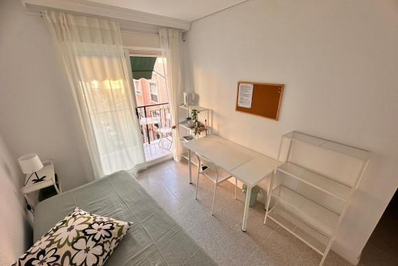 Herverkoop - Appartement  - Alicante - Carolinas Bajas