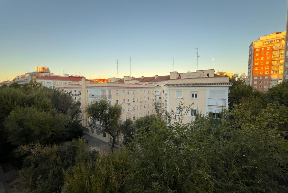 Herverkoop - Appartement  - Madrid - Tetuán