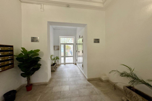 Herverkoop - Appartement  - Madrid - Tetuán