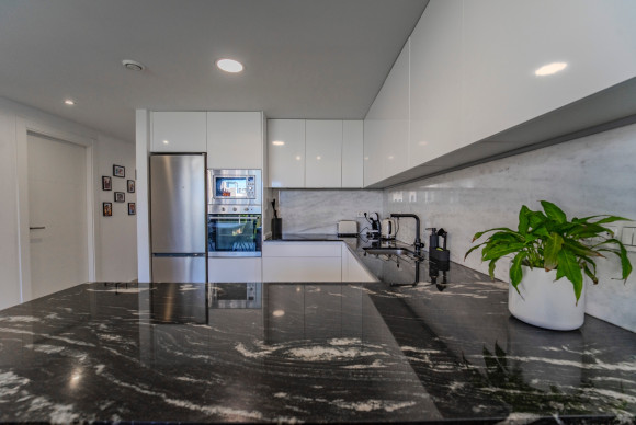 Reventa - Casa semi independiente - Benijofar