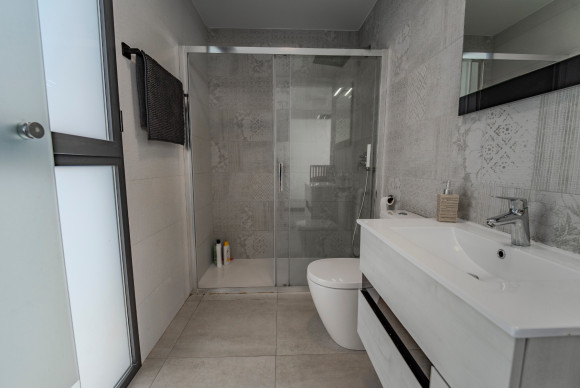 Reventa - Casa semi independiente - Benijofar