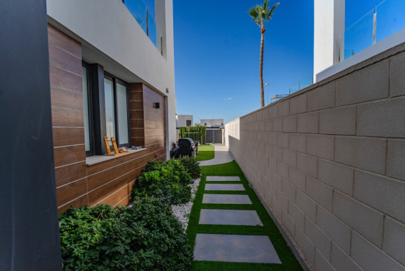 Reventa - Casa semi independiente - Benijofar