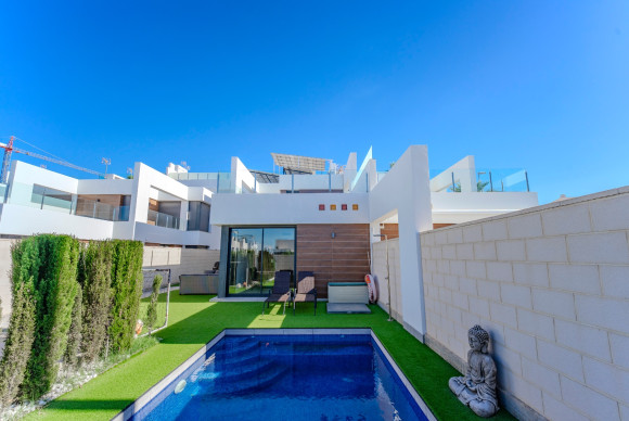 Reventa - Casa semi independiente - Benijofar