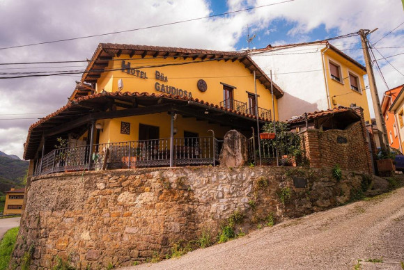 Reventa - Villa - Lena