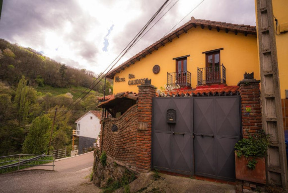 Reventa - Villa - Lena