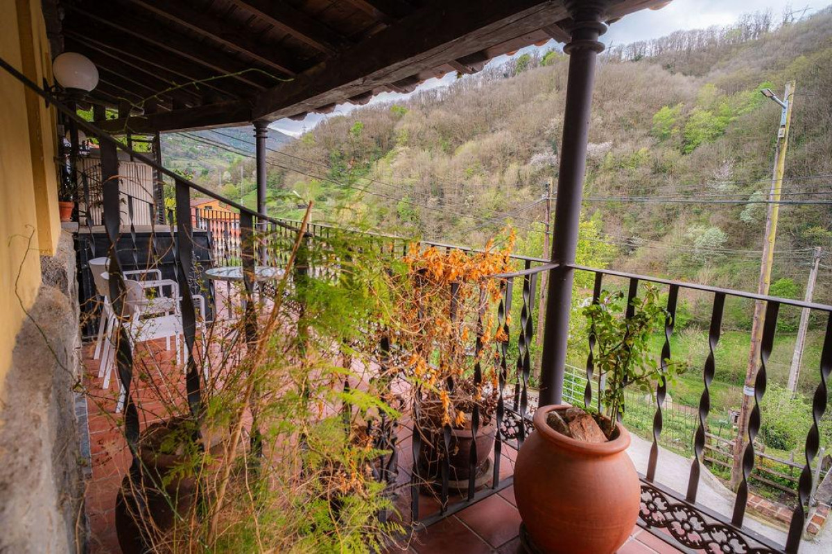 Reventa - Villa - Lena