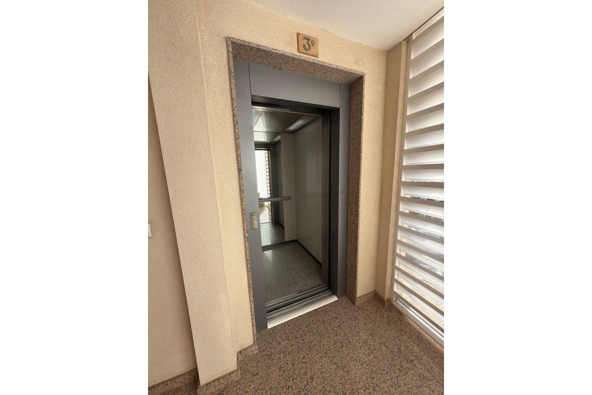 Reventa - Apartamento / piso - El Campello - Pueblo Acantilado-Lanuza