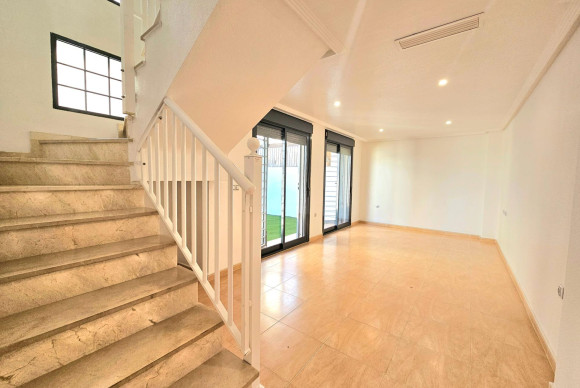 Reventa - Quad house - Torrevieja - Aguas Nuevas