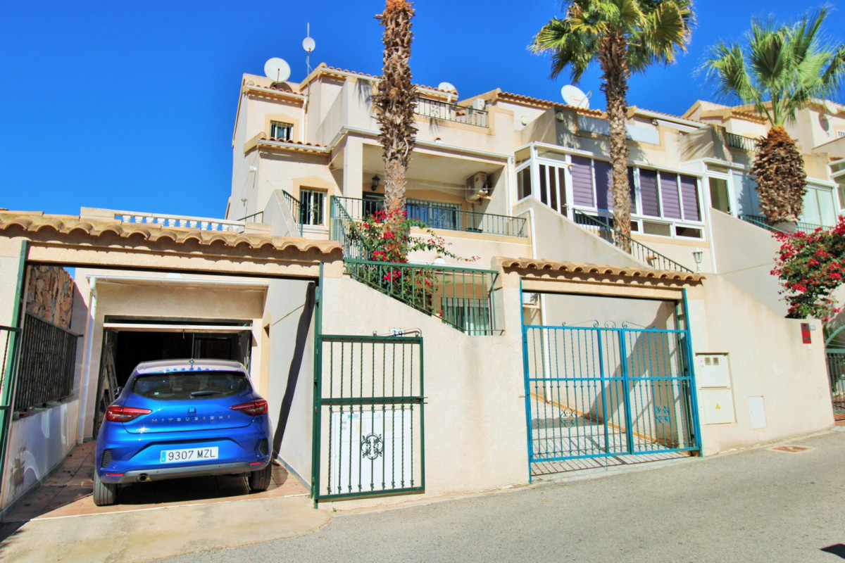 Resale - Townhouse - Villamartin