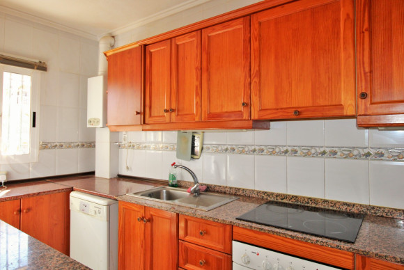 Resale - Townhouse - Villamartin