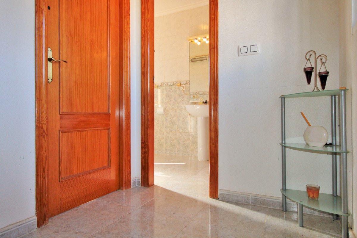 Resale - Townhouse - Villamartin