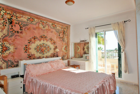 Resale - Townhouse - Villamartin