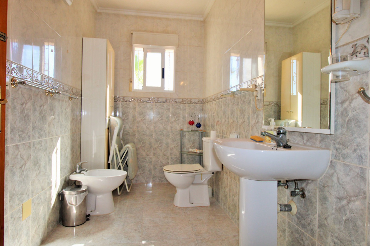 Resale - Townhouse - Villamartin