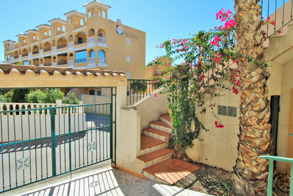 Resale - Townhouse - Villamartin