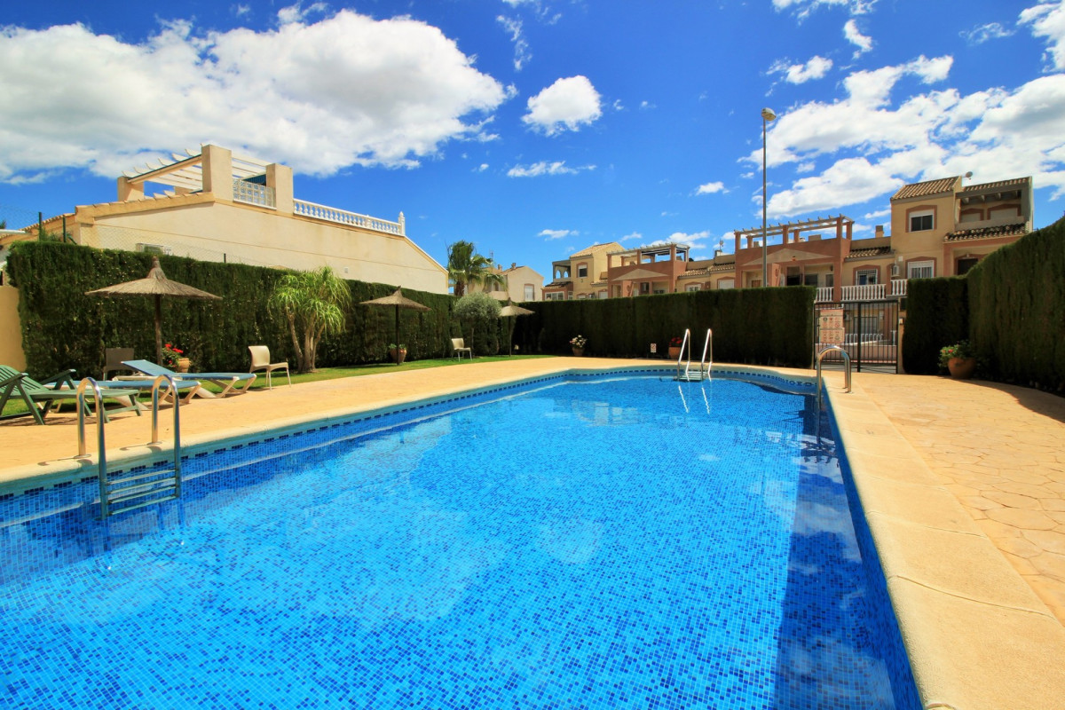 Resale - Townhouse - Villamartin