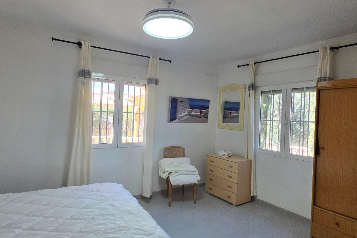 Revente - Villa for sale - Torrevieja - El Chaparral