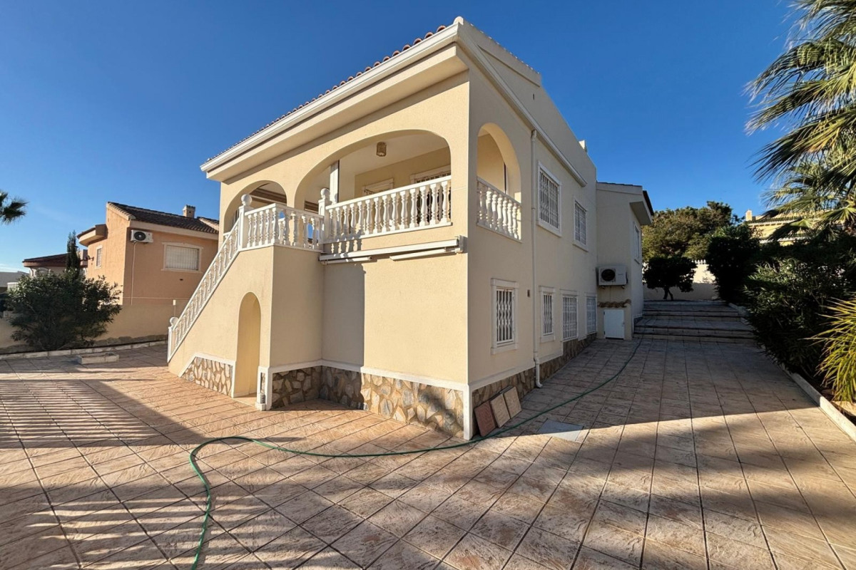 Reventa - Detached House / Villa - Ciudad Quesada - La Fiesta