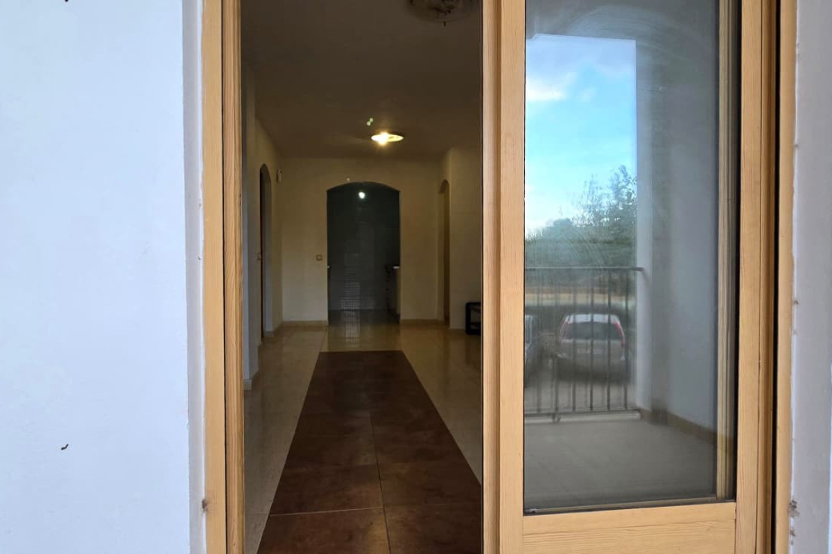 Resale - Apartment / flat - Xirles