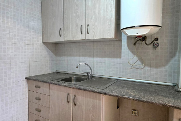 Resale - Apartment / flat - Xirles