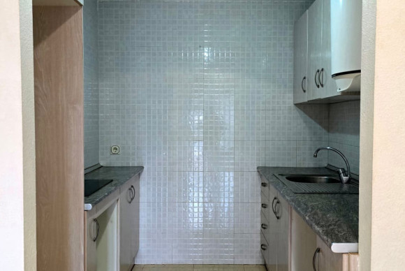 Resale - Apartment / flat - Xirles