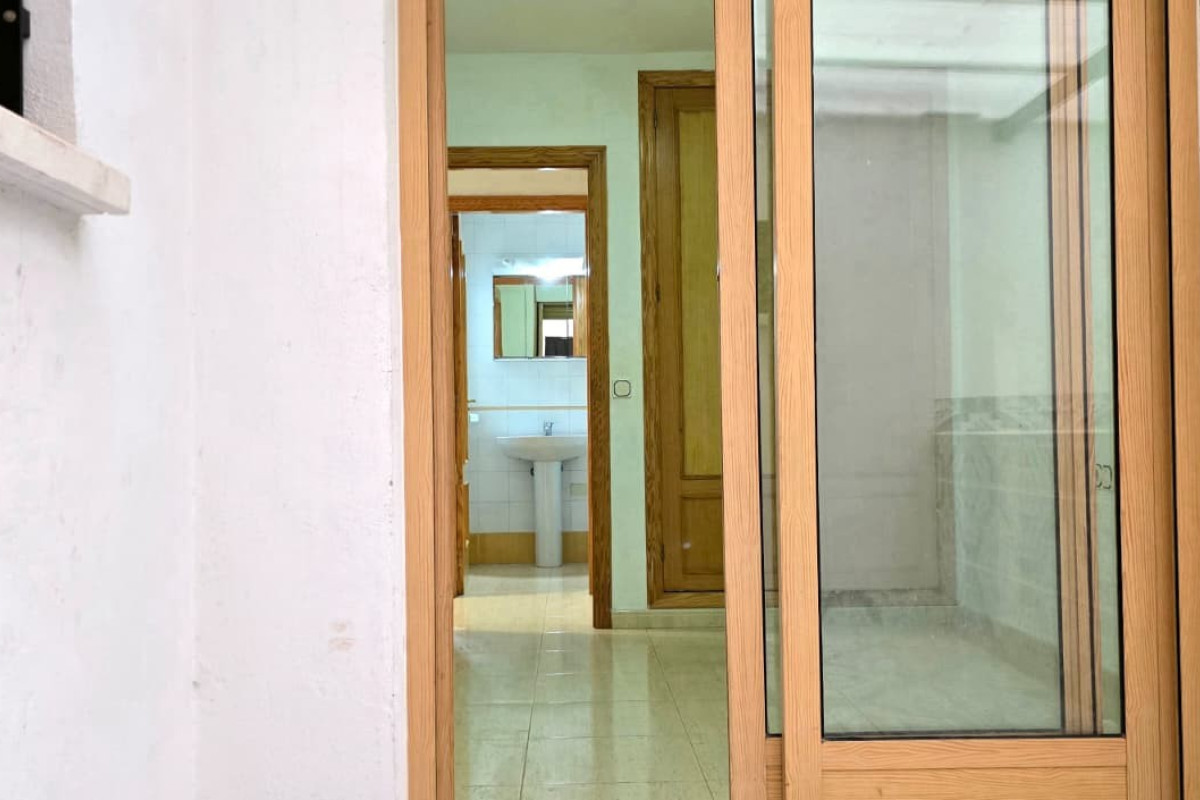 Resale - Apartment / flat - Xirles