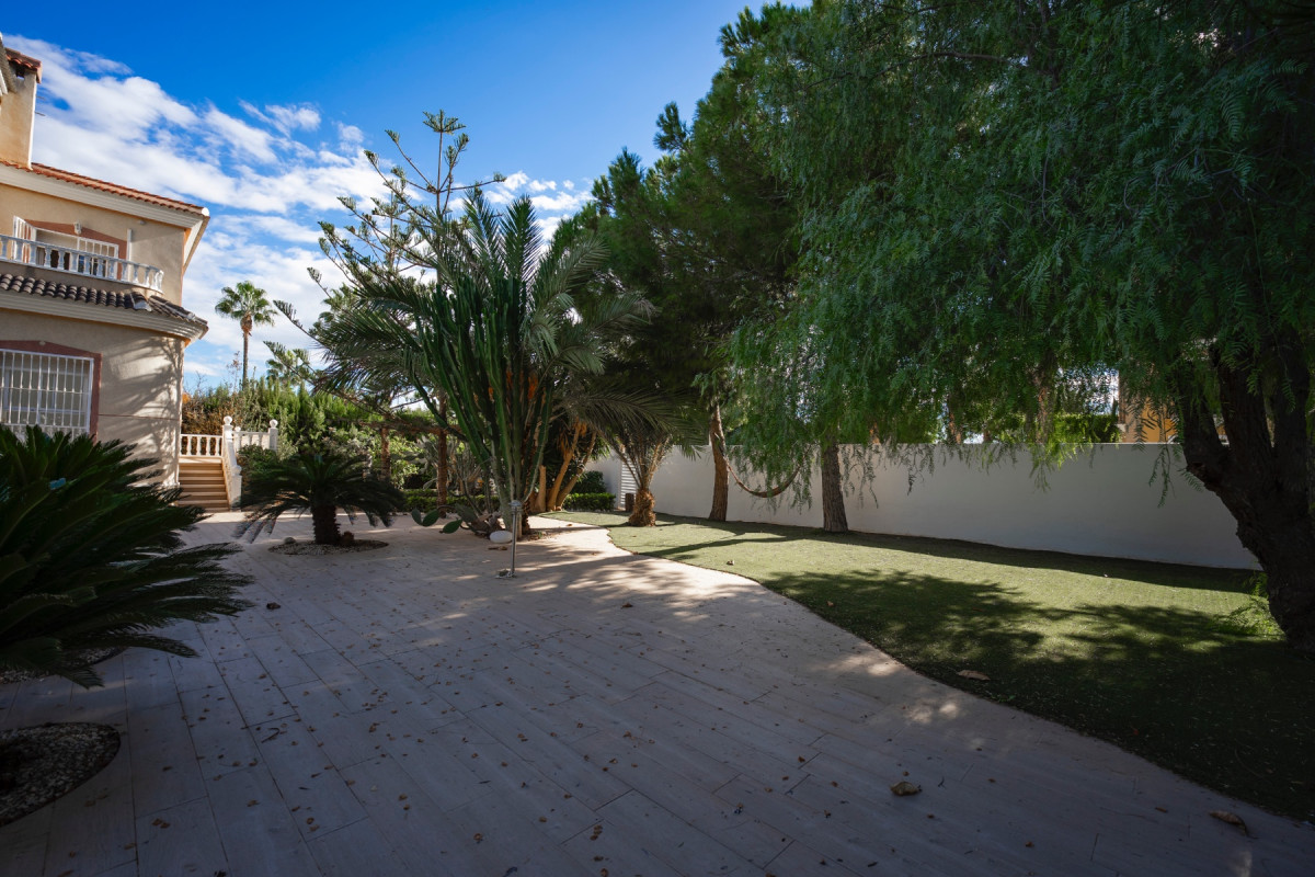 Herverkoop - Vrijstaande Villa - Ciudad Quesada - Doña Pepa