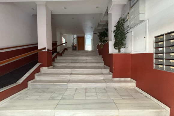 Reventa - Entresuelo - Torrevieja - Centro