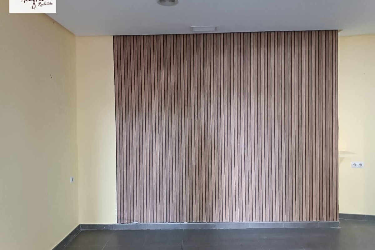 Herverkoop - Winkel Ruimte - Burjassot - UNIVERSIDADES