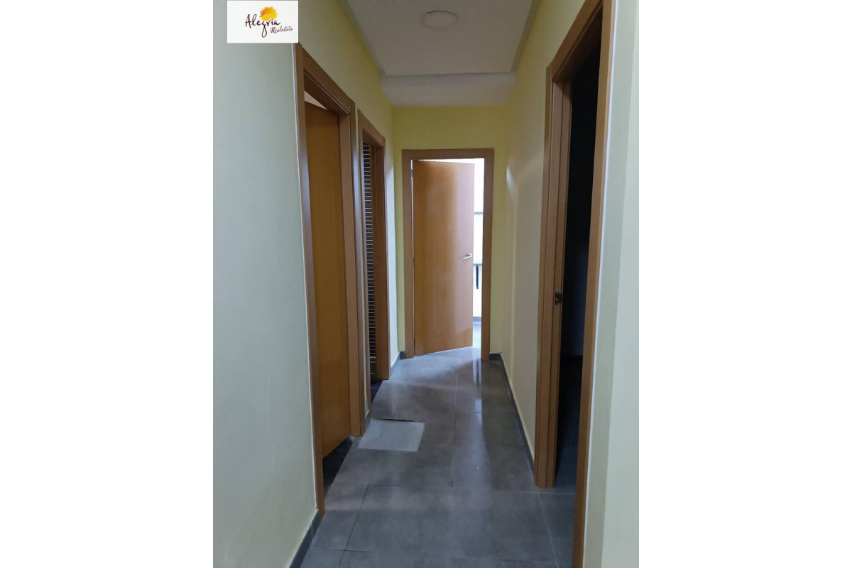 Herverkoop - Winkel Ruimte - Burjassot - UNIVERSIDADES